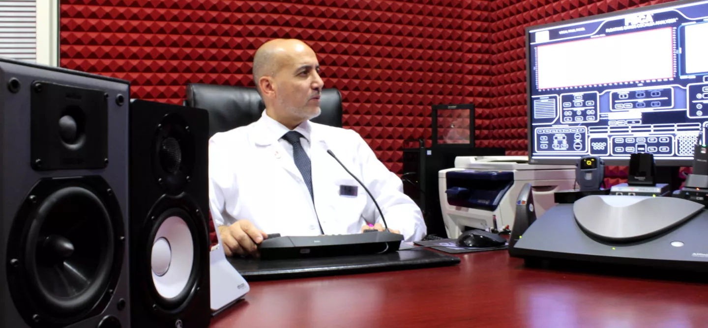 Un Dottore Audioprotesista di PiùUDITO all'opera